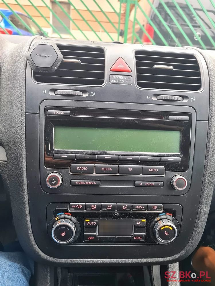 2010' Volkswagen Jetta photo #5