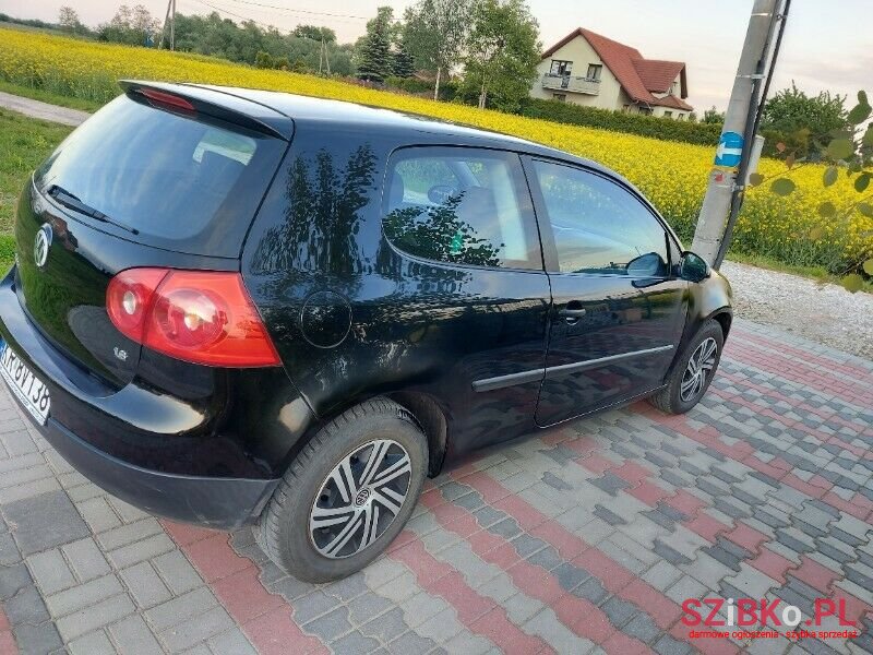 2005' Volkswagen Golf photo #5