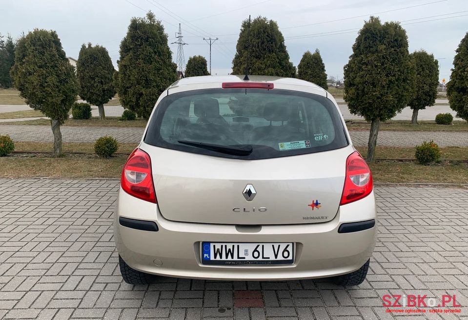 2007' Renault Clio photo #4