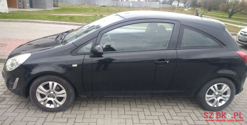 2011' Opel Corsa photo #2