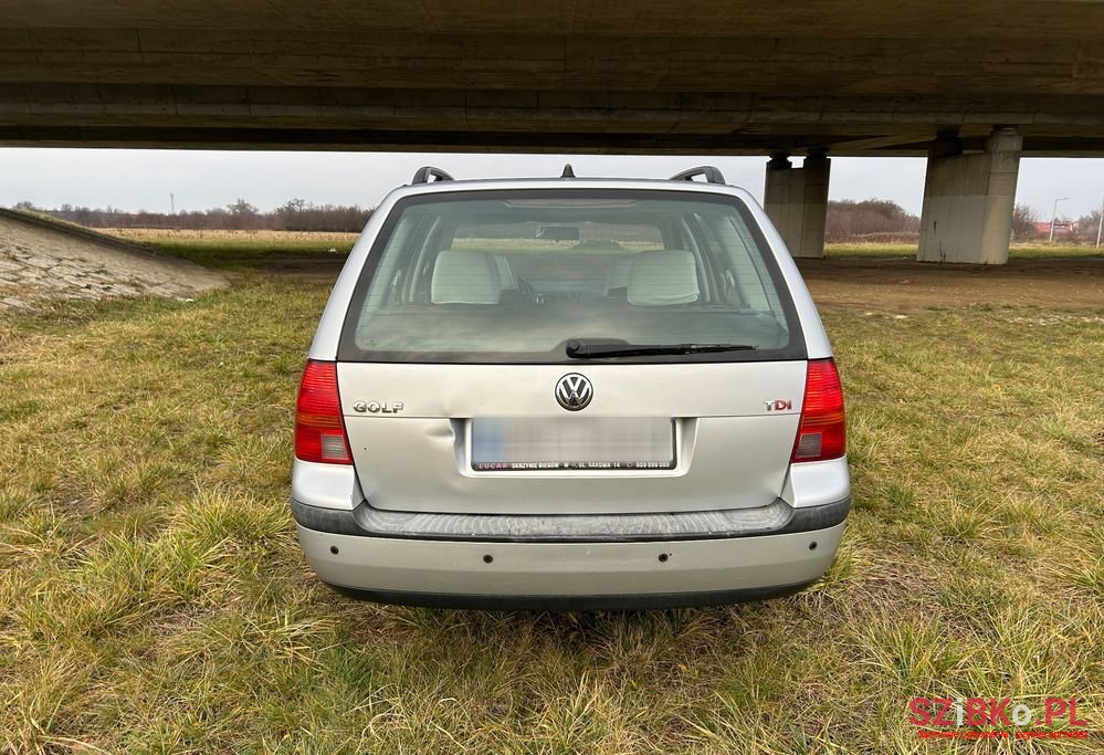 2003' Volkswagen Golf photo #5