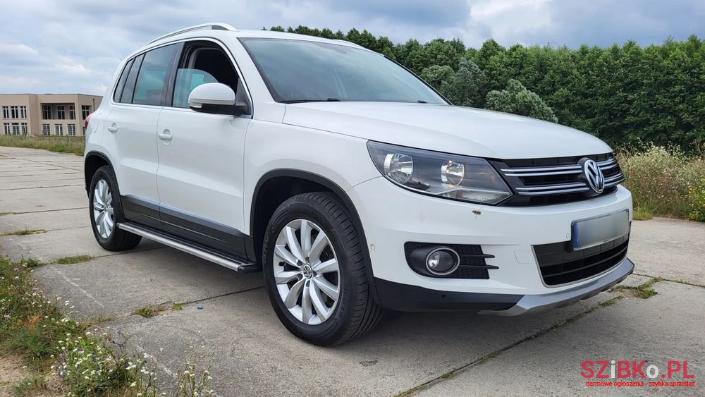 2012' Volkswagen Tiguan photo #4