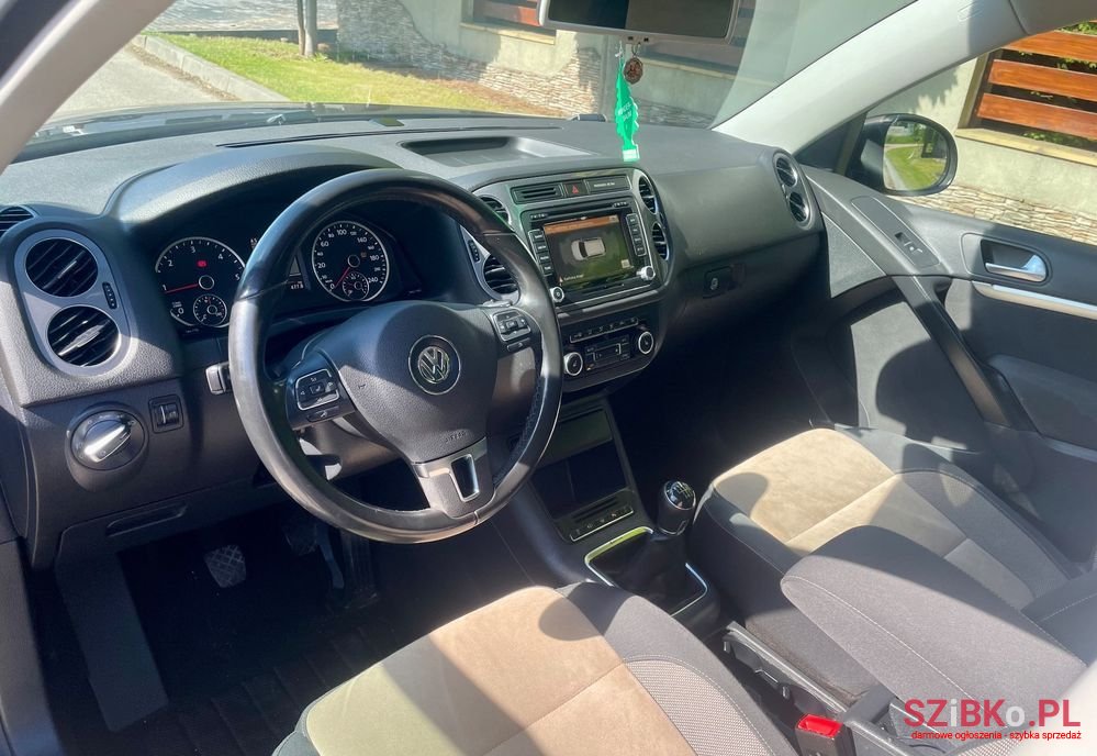 2012' Volkswagen Tiguan photo #3