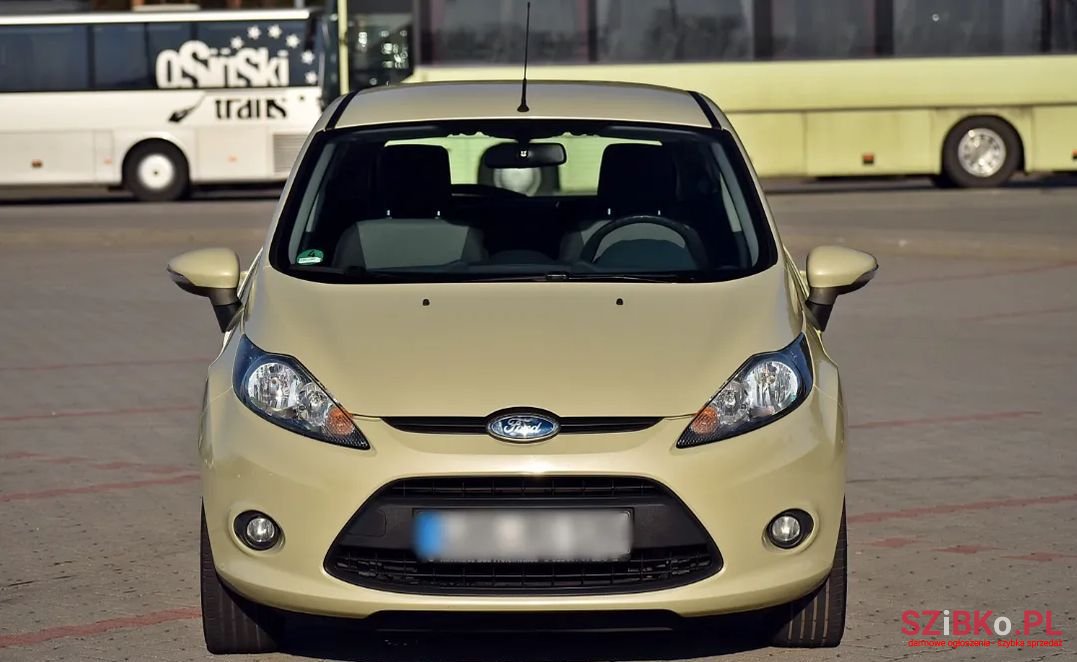 2009' Ford Fiesta photo #2