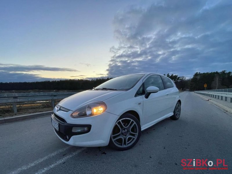 2010' Fiat Punto Evo photo #2