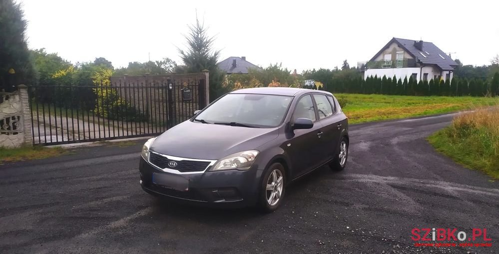 2011' Kia Ceed photo #1