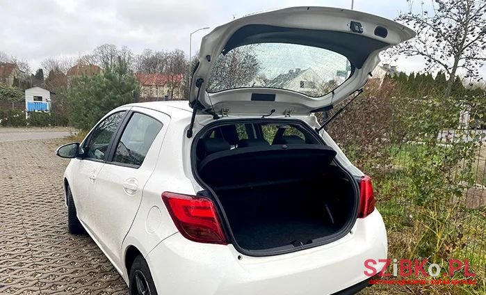 2016' Toyota Yaris photo #4