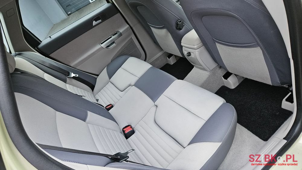 2005' Volvo V50 photo #6