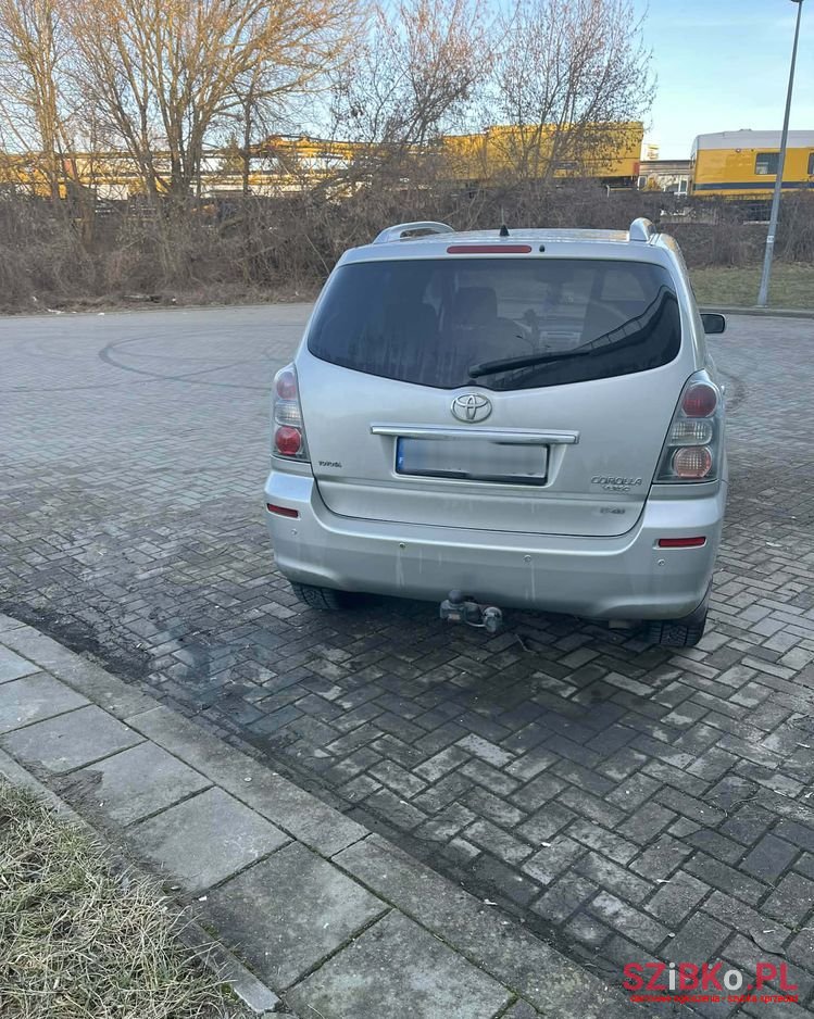 2008' Toyota Corolla Verso photo #3