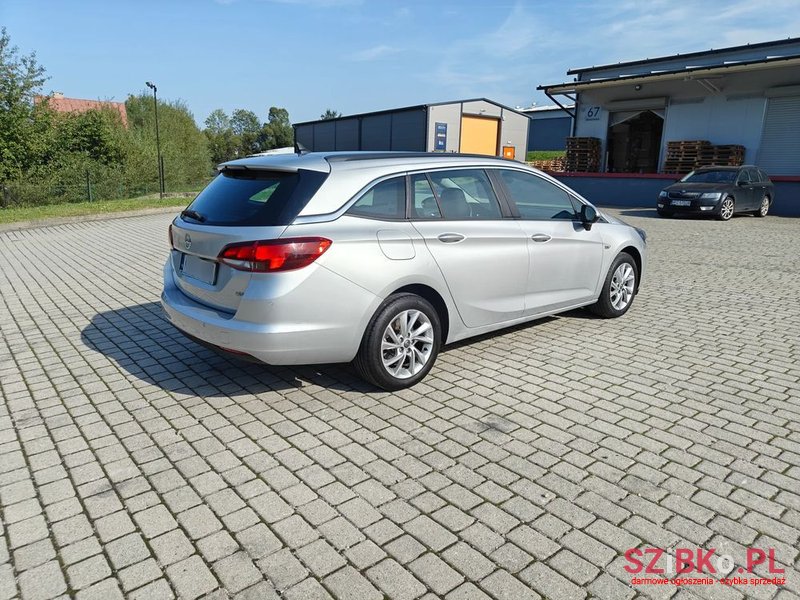 2018' Opel Astra photo #5