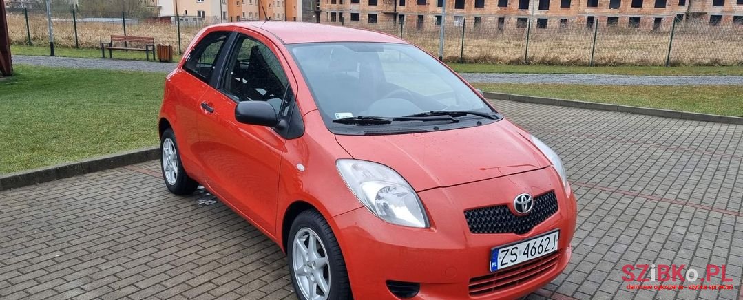 2007' Toyota Yaris photo #2