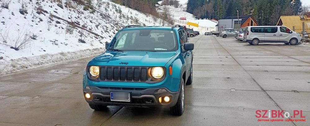 2020' Jeep Renegade photo #2