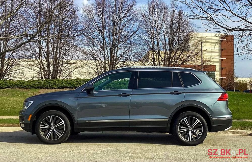 2018' Volkswagen Tiguan photo #3