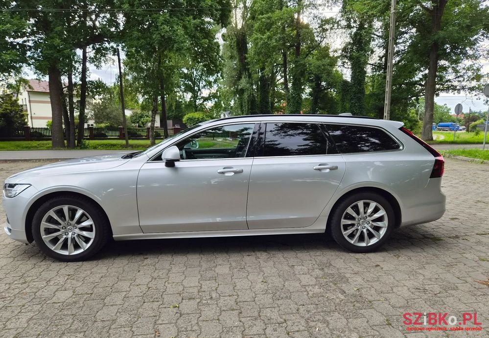 2022' Volvo V90 B4 D Awd Momentum Pro photo #4