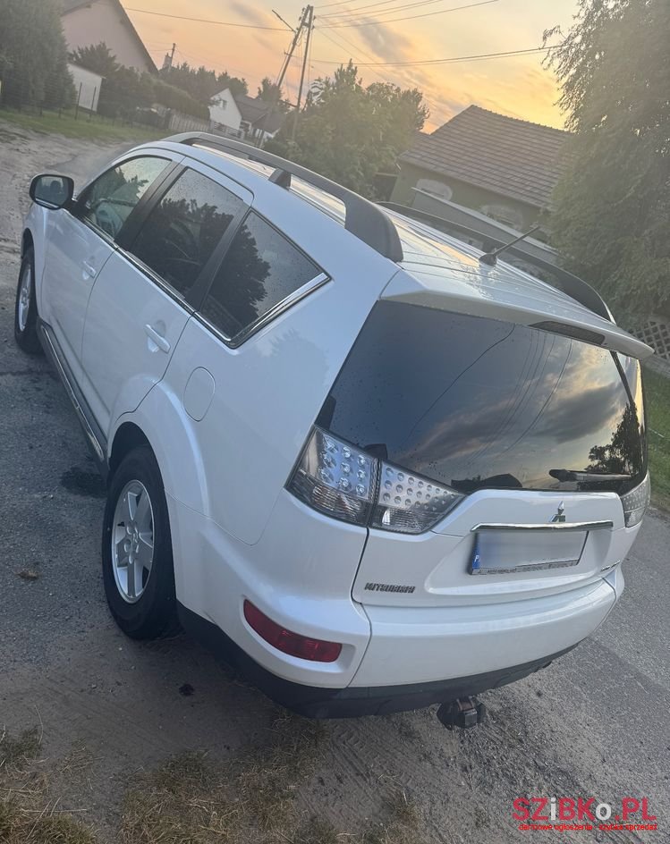 2011' Mitsubishi Outlander photo #6