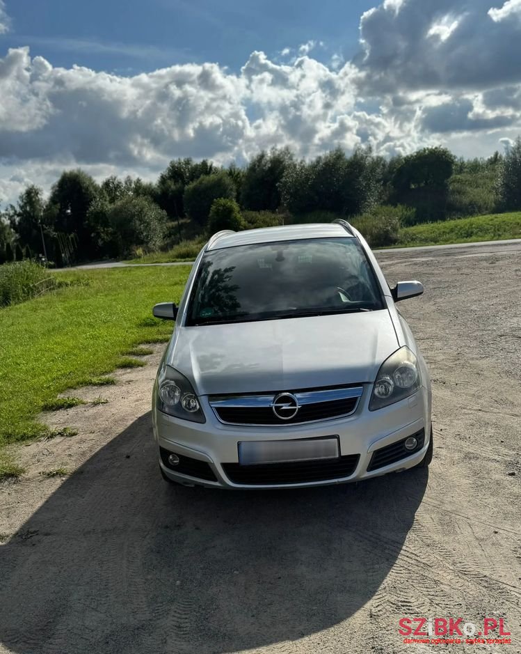 2005' Opel Zafira 1.8 16V Elegance photo #2