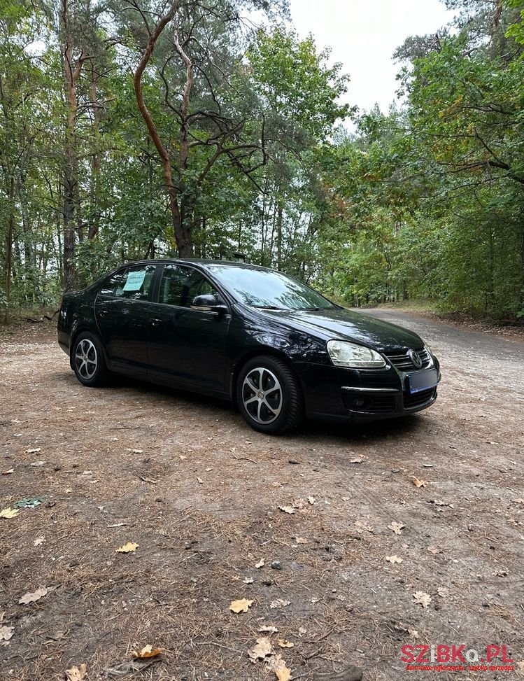 2008' Volkswagen Jetta photo #3