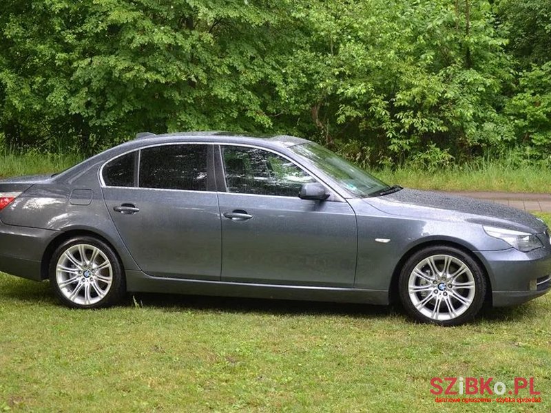 2008' BMW 5 Series 525I photo #4