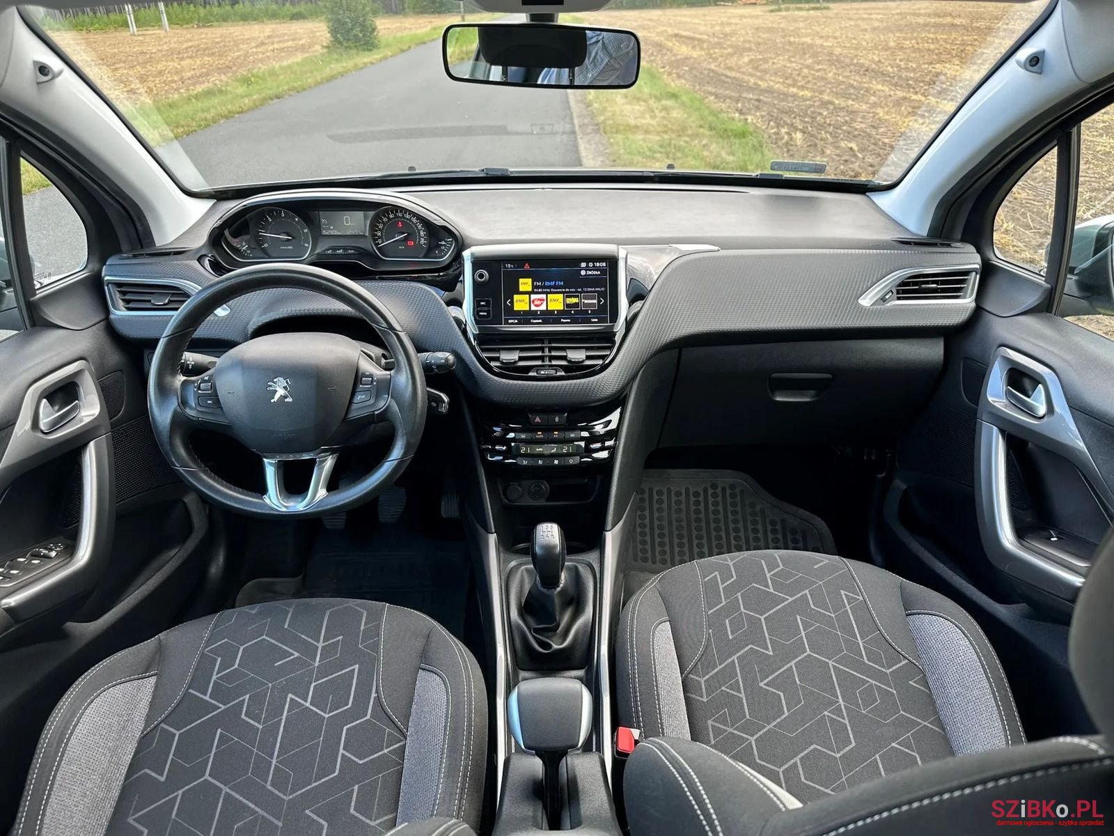 2017' Peugeot 2008 photo #5