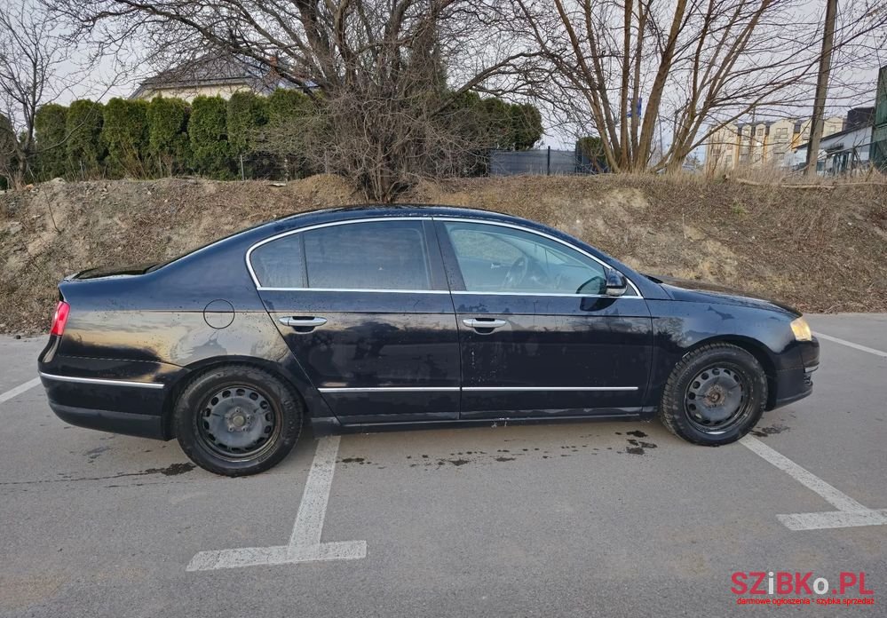 2008' Volkswagen Passat 2.0 Tdi Highline photo #6