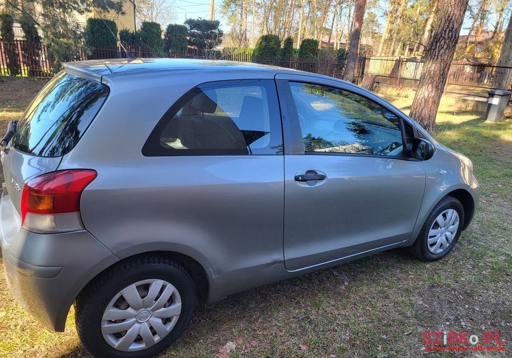 2009' Toyota Yaris 1.0 Luna A/C photo #5