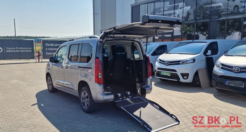 2021' Toyota ProAce City Verso photo #2