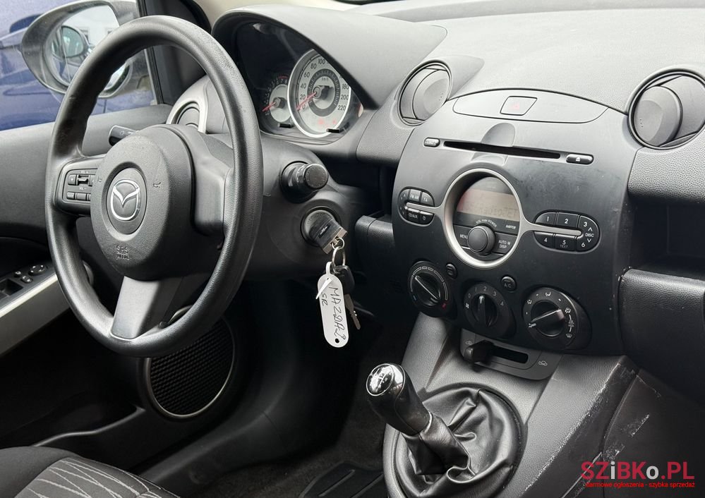 2009' Mazda 2 photo #5
