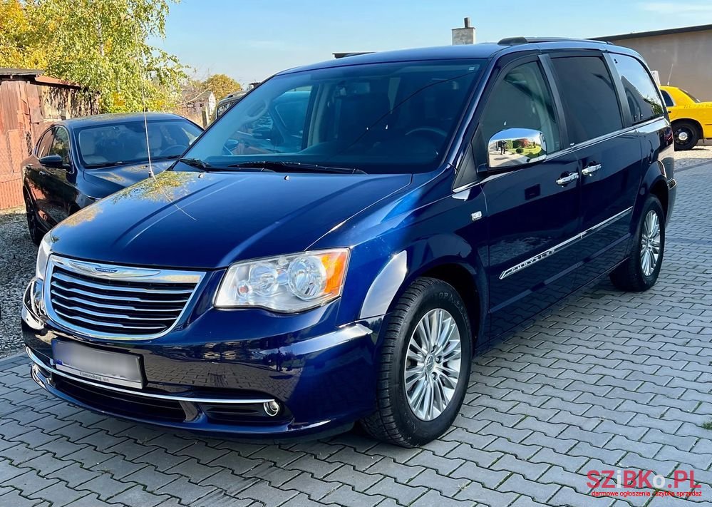 2014' Chrysler Town & Country 3.6 Limited photo #1
