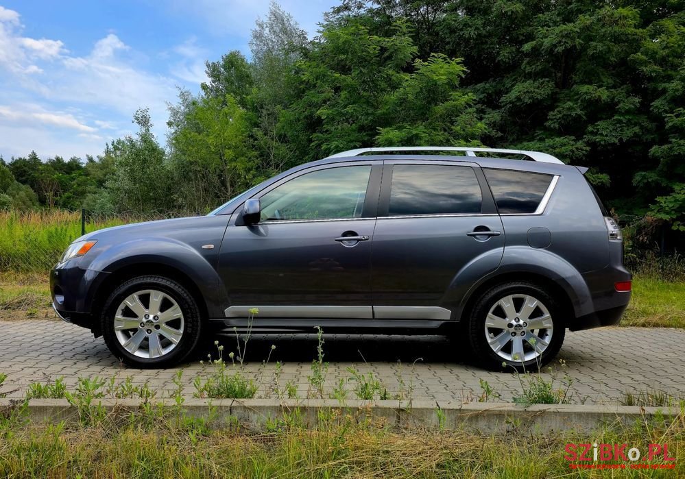 2008' Mitsubishi Outlander photo #5