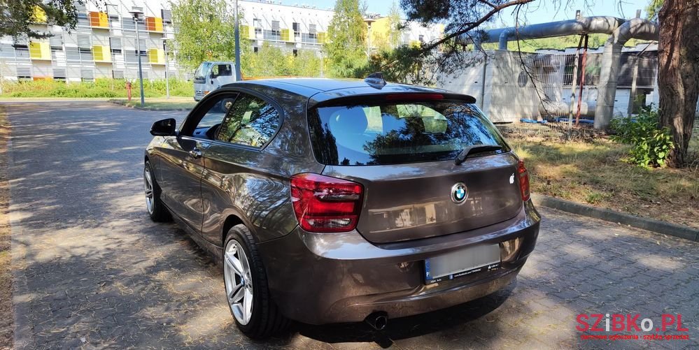 2012' BMW 1 Series 116I photo #6