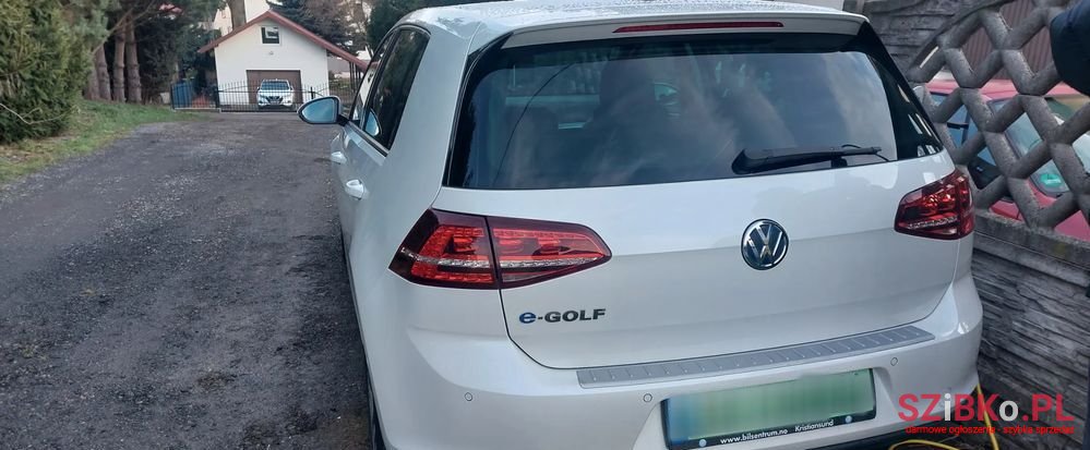 2015' Volkswagen Golf E-Golf photo #3