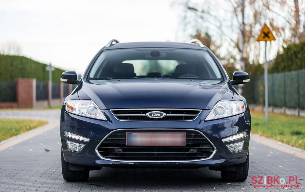 2011' Ford Mondeo photo #3