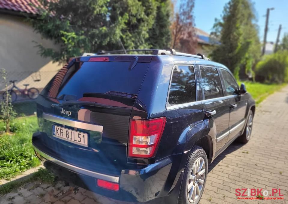 2009' Jeep Grand Cherokee photo #3