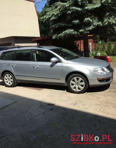 2010' Volkswagen Passat photo #1