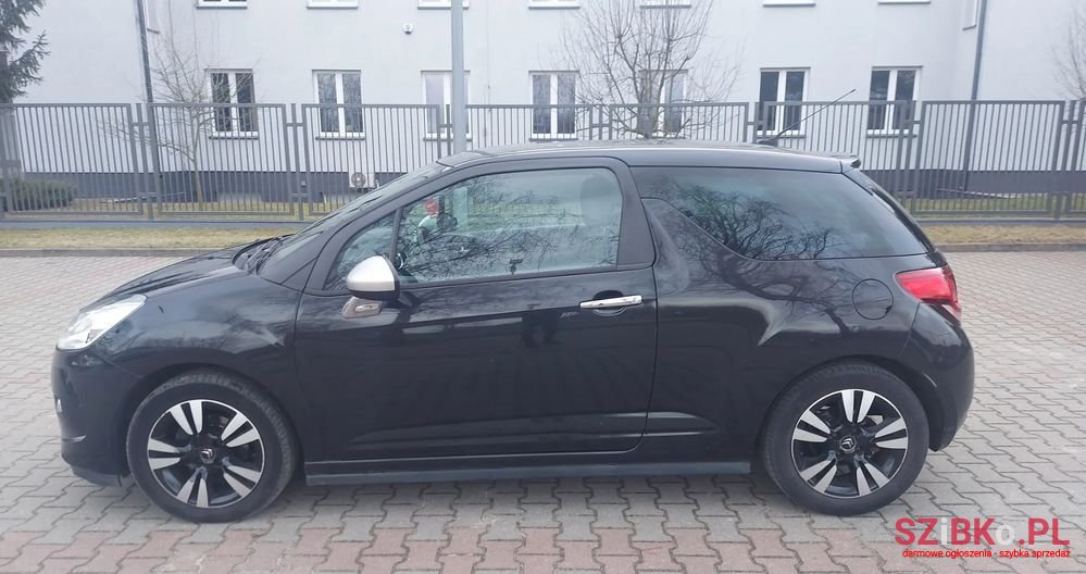2011' Citroen DS3 1.6 Hdi Sochic photo #4