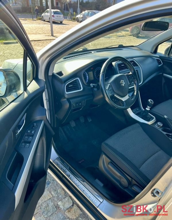 2014' Suzuki SX4 S-Cross photo #5