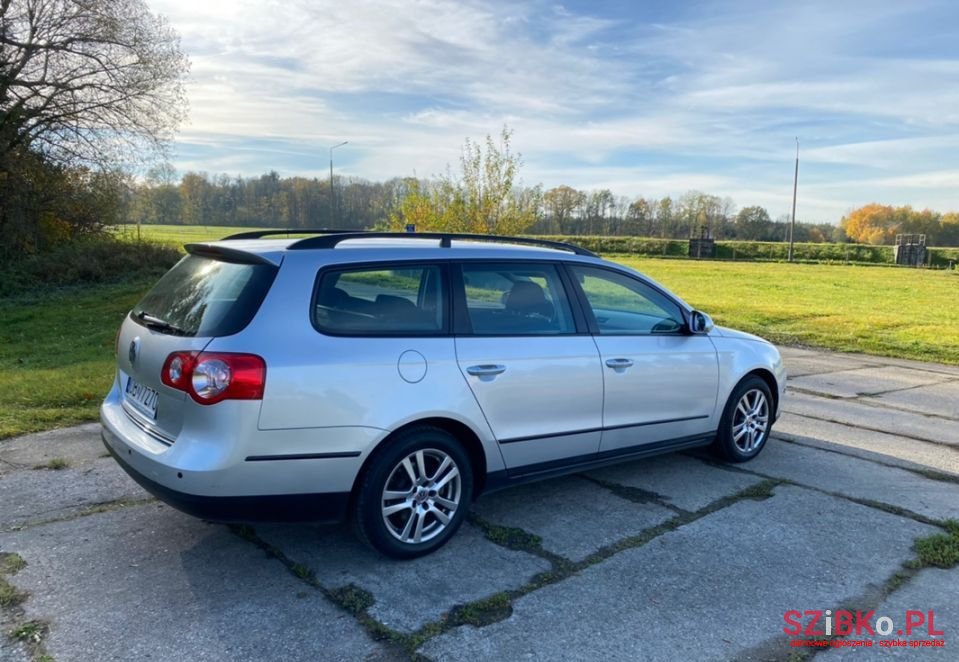 2008' Volkswagen Passat photo #6