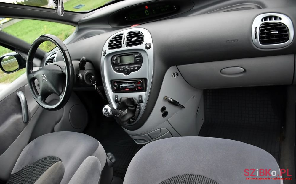 2007' Citroen Xsara Picasso photo #6