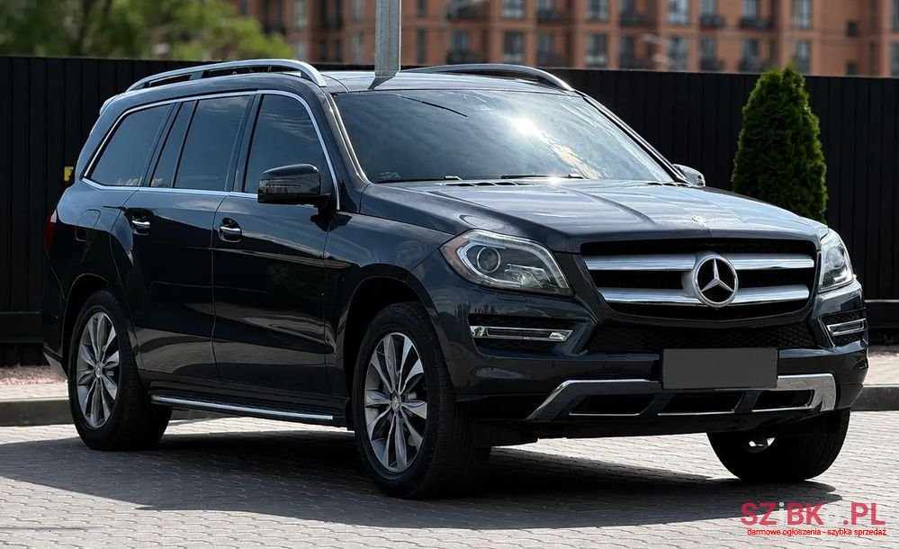 2016' Mercedes-Benz GL photo #3