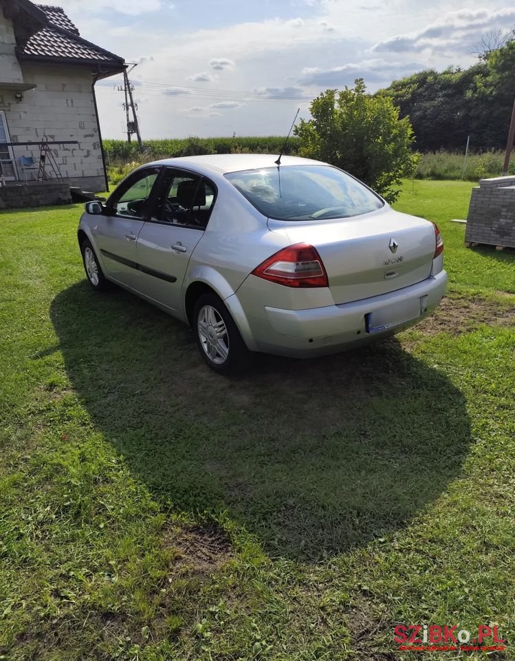 2008' Renault Megane photo #3