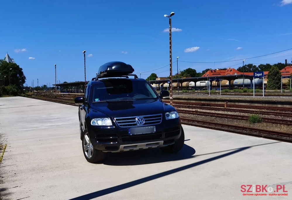 2005' Volkswagen Touareg 4.2 V8 Tiptr photo #1