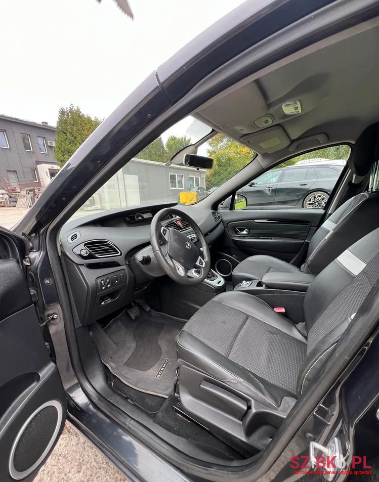 2011' Renault Scenic 1.5 Dci Intens Edc photo #5