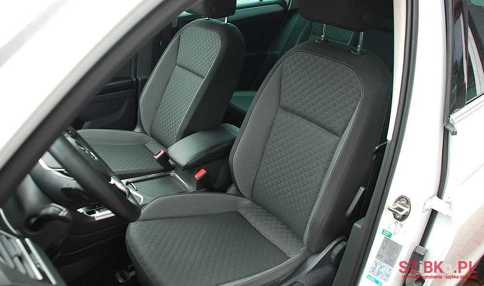 2016' Volkswagen Tiguan photo #6