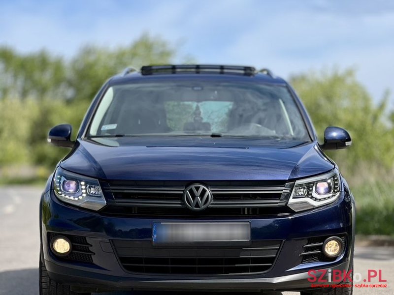 2011' Volkswagen Tiguan photo #3