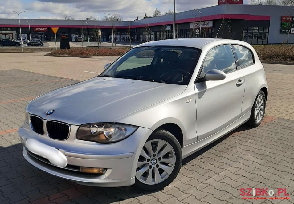 2010' BMW 1 Series photo #3