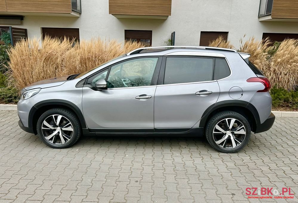 2019' Peugeot 2008 photo #2