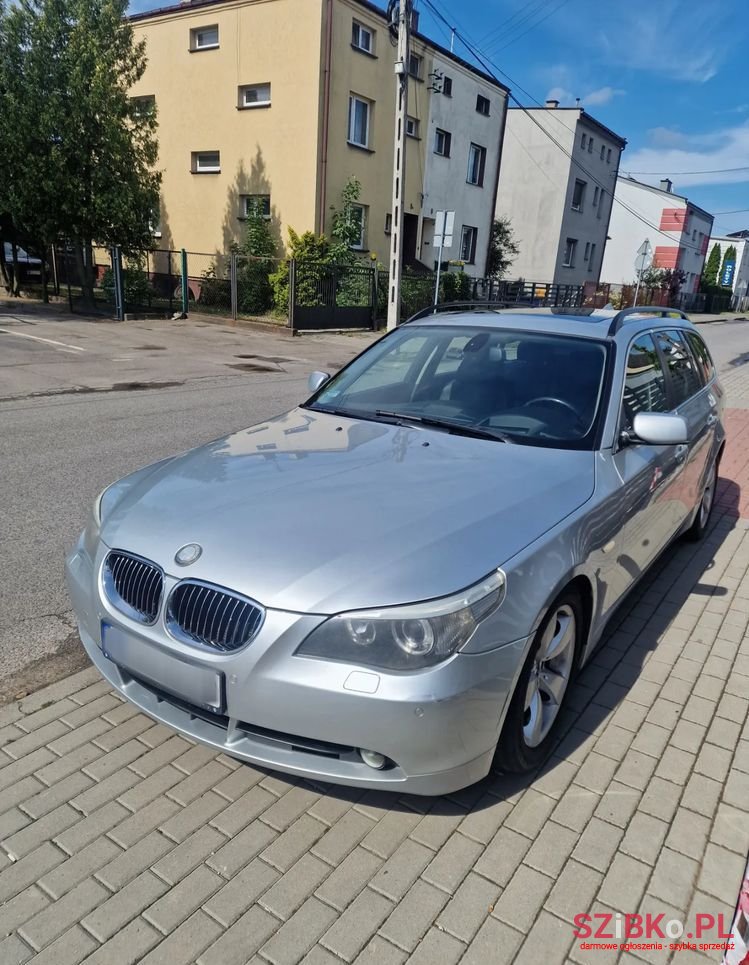 2006' BMW 5 Series 530D Touring photo #2