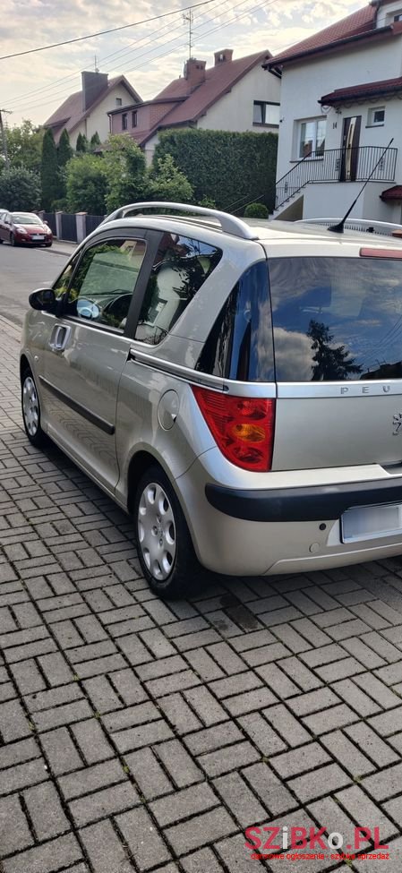 2006' Peugeot 1007 1.4 Trendy photo #2