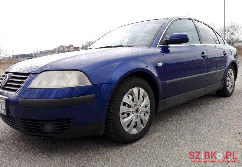 2002' Volkswagen Passat photo #1