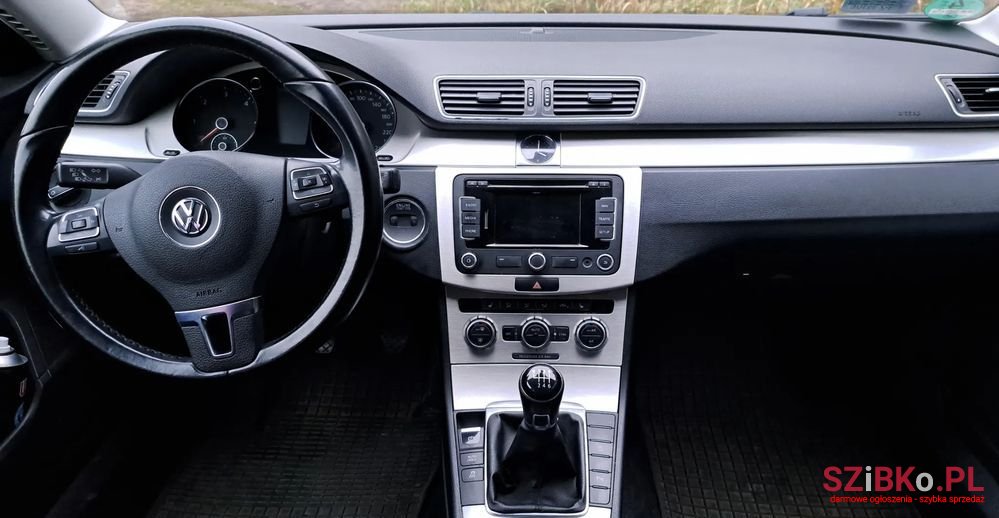 2013' Volkswagen Passat Variant photo #6